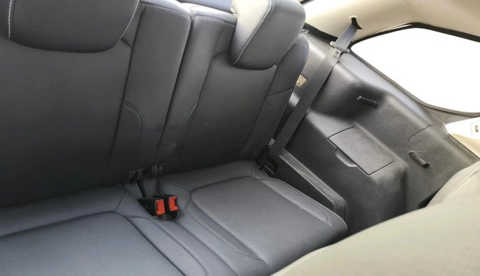 2017 Tata Hexa XTA 4X2 6 STR, Diesel, Automatic, 1,86,491 km, interior