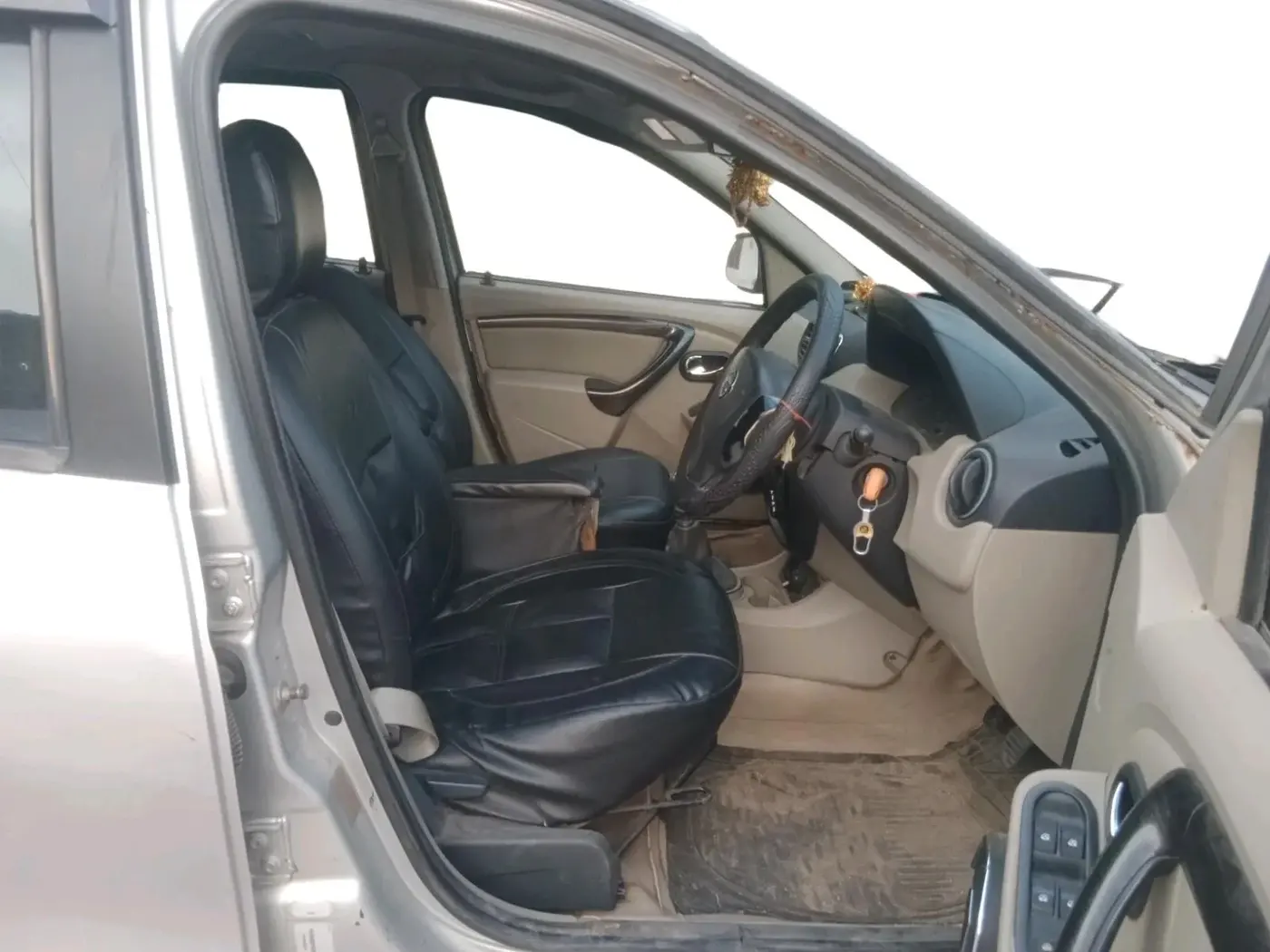 2013 Nissan Terrano XV D THP PREMIUM 110 PS, Diesel, Manual, 86,714 km, interior