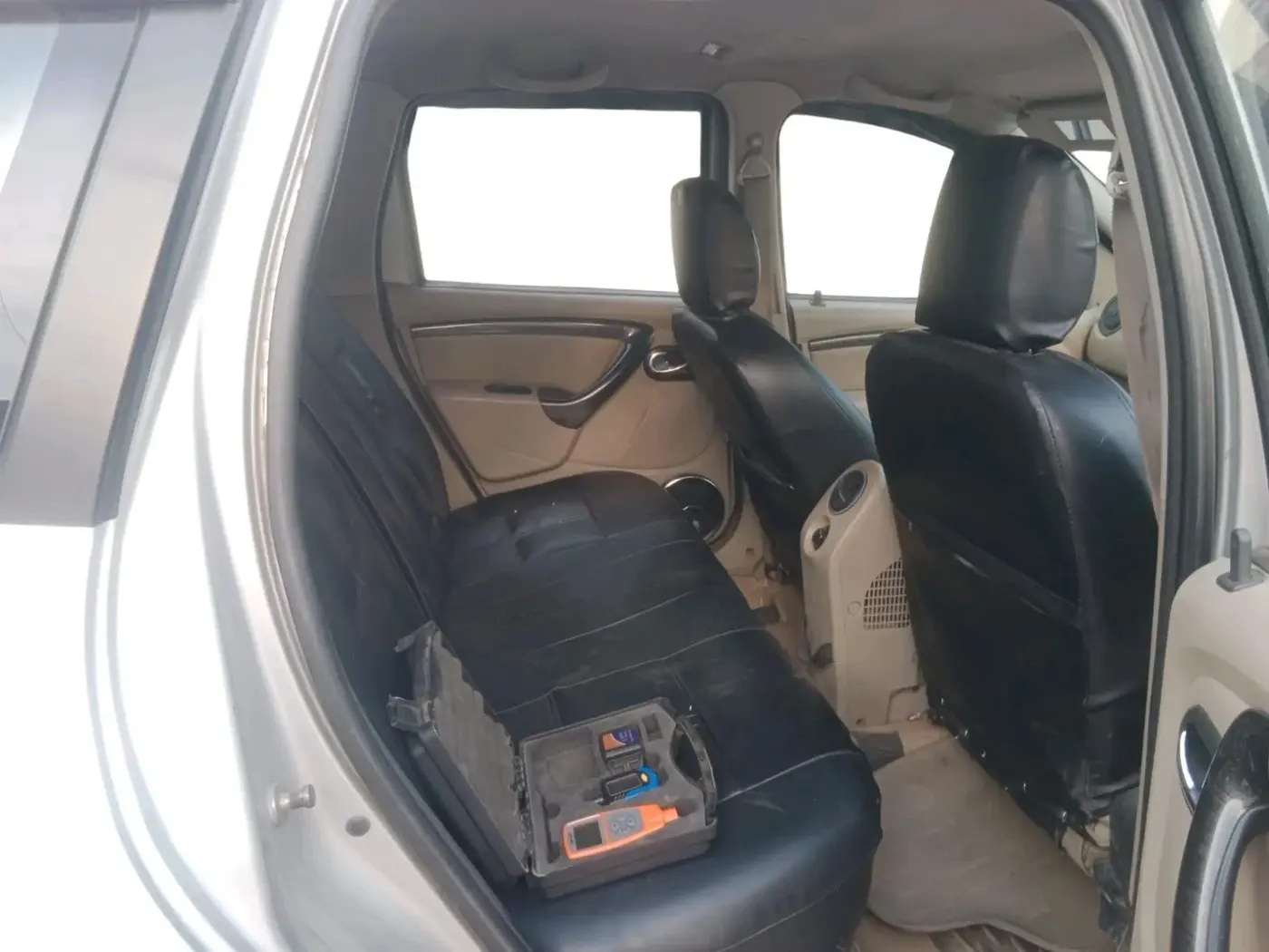2013 Nissan Terrano XV D THP PREMIUM 110 PS, Diesel, Manual, 86,714 km, interior