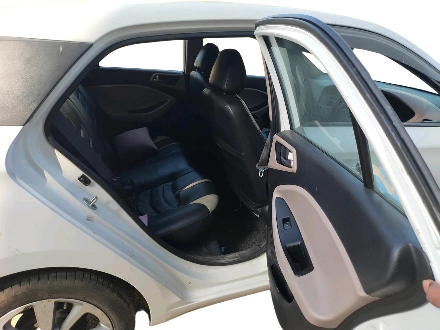 2015 Hyundai Elite i20 ASTA 1.2, Petrol, Manual, 85,003 km, interior