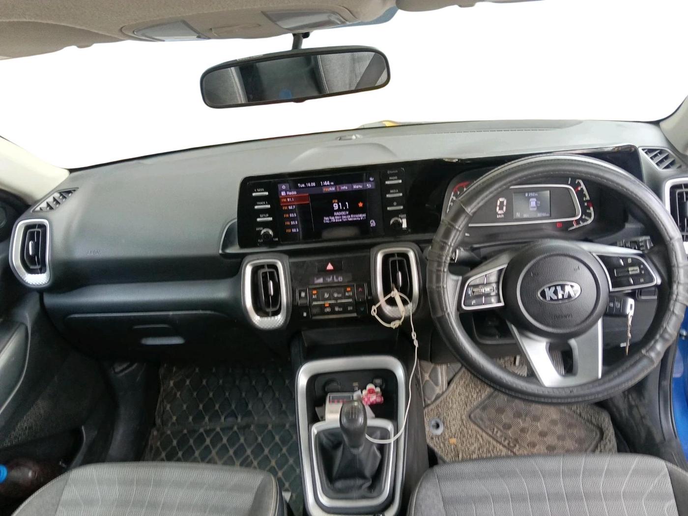 2021 KIA SONET HTK PLUS 1.0 IMT, Petrol, Manual, 39,744 km, interior