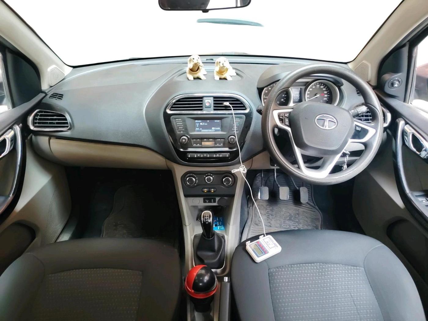 2017 Tata Tiago XZ PETROL, Petrol, Manual, 61,062 km, interior