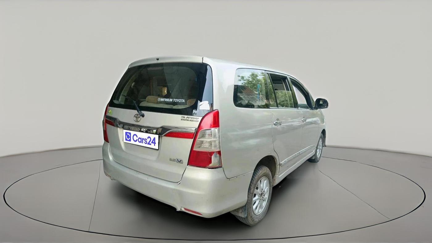 2014 Toyota Innova 2.5 VX 7 STR, Diesel, Manual, 3,16,698 km, exterior