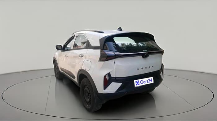 Used 2024 Tata NEXON Smart + 1.5 Manual | Cars24