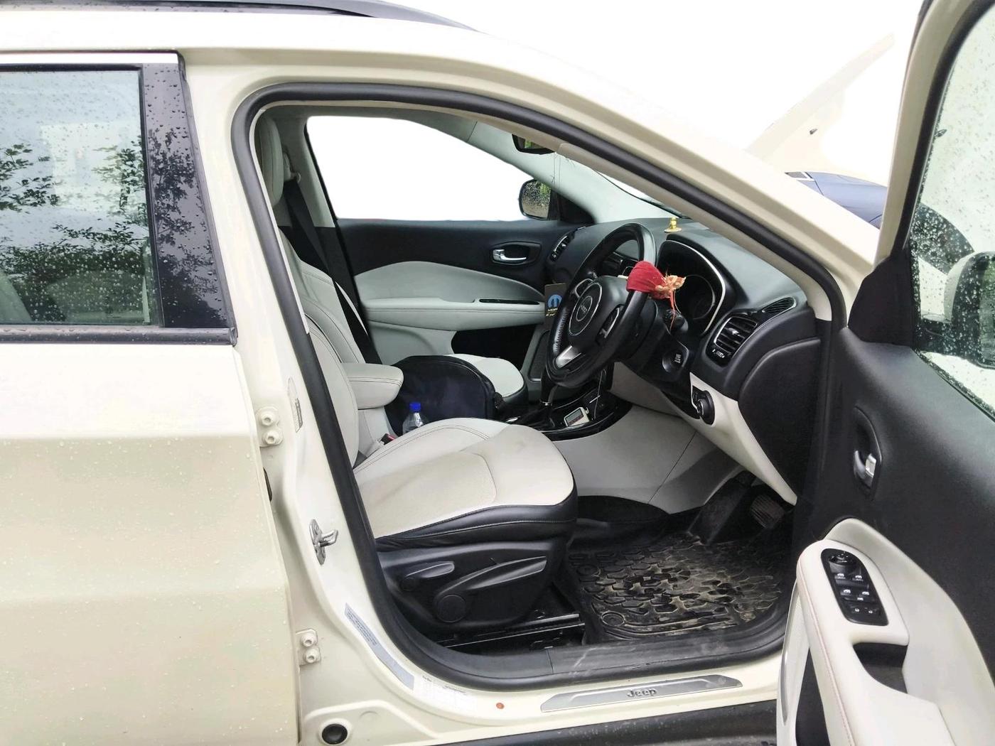 2017 Jeep Compass LIMITED 1.4 PETROL AT, Petrol, Automatic, 30,217 km, interior