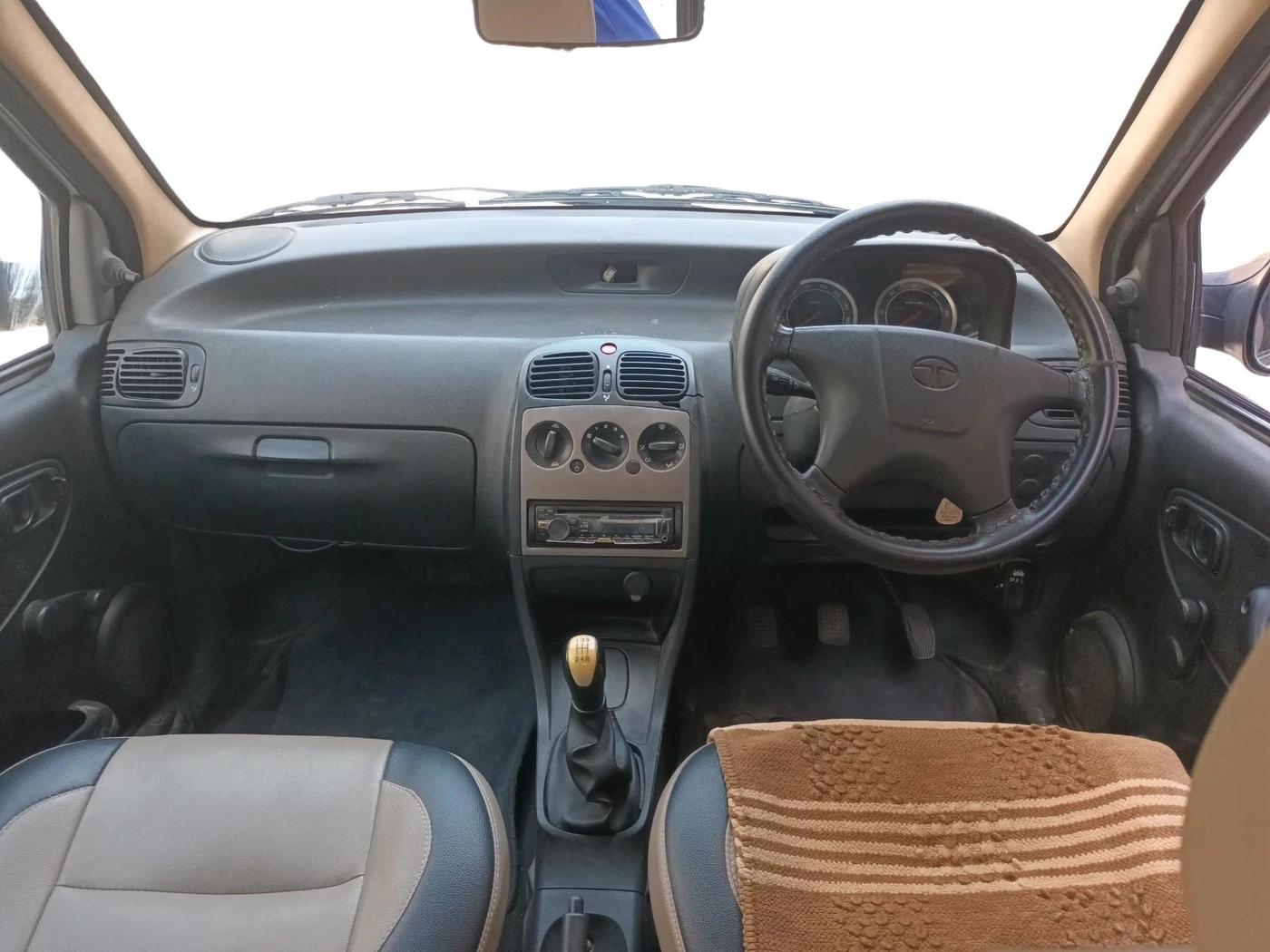 2015 Tata Indica EV2 LS, Diesel, Manual, 1,23,271 km, interior