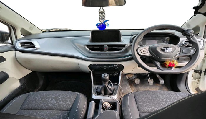 2024 Tata ALTROZ XZ CNG, CNG, Manual, 13,694 km, interior