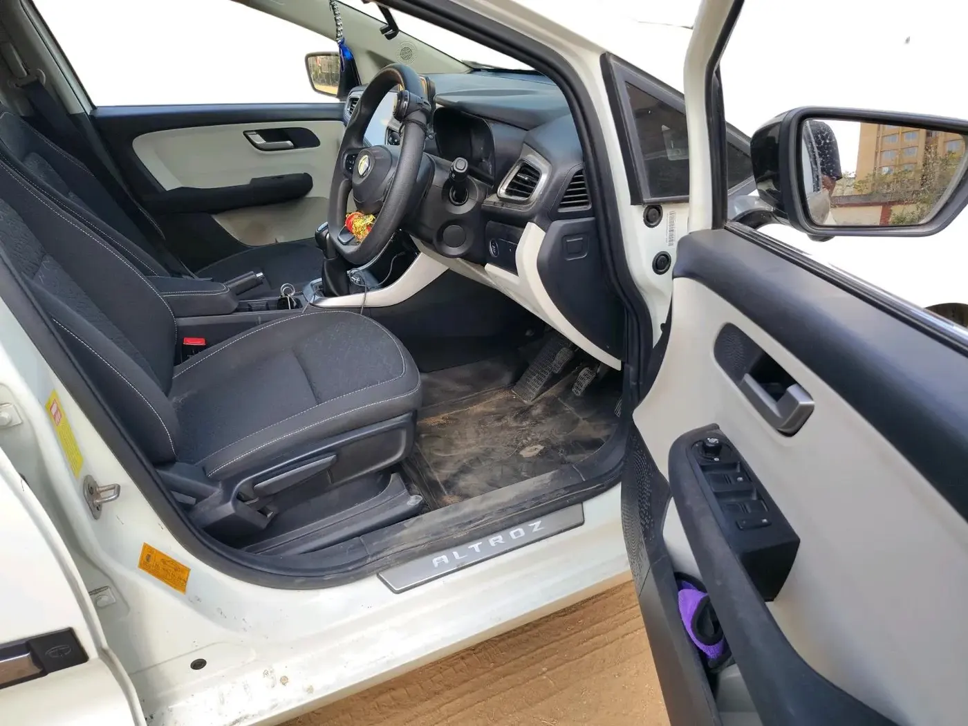 2024 Tata ALTROZ XZ CNG, CNG, Manual, 13,694 km, interior
