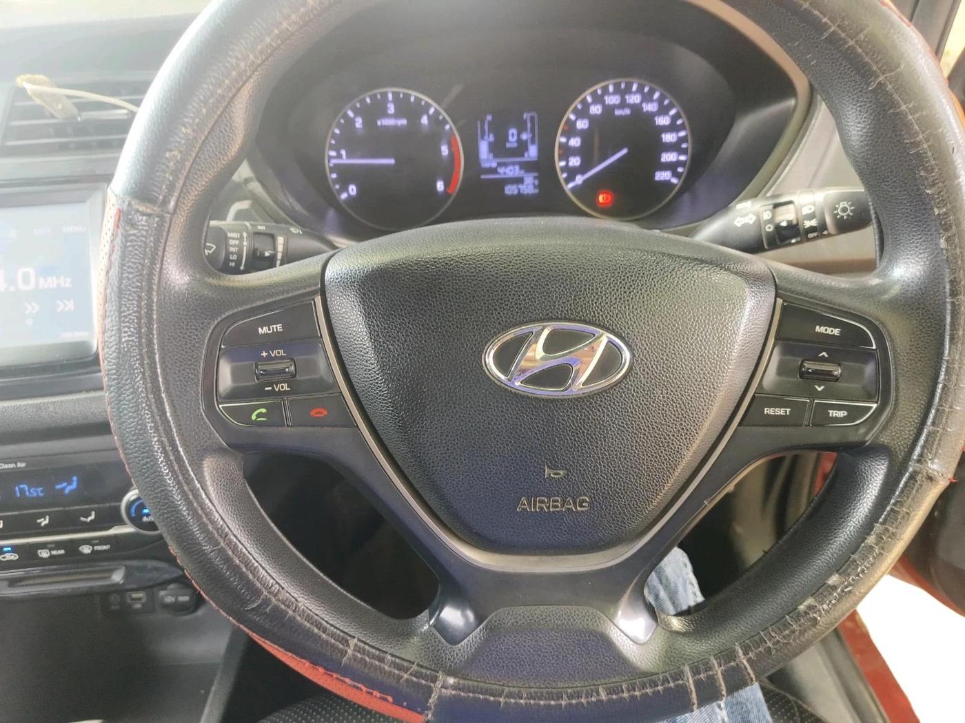 2017 Hyundai Elite i20 ASTA 1.4 CRDI, Diesel, Manual, 1,06,200 km, interior