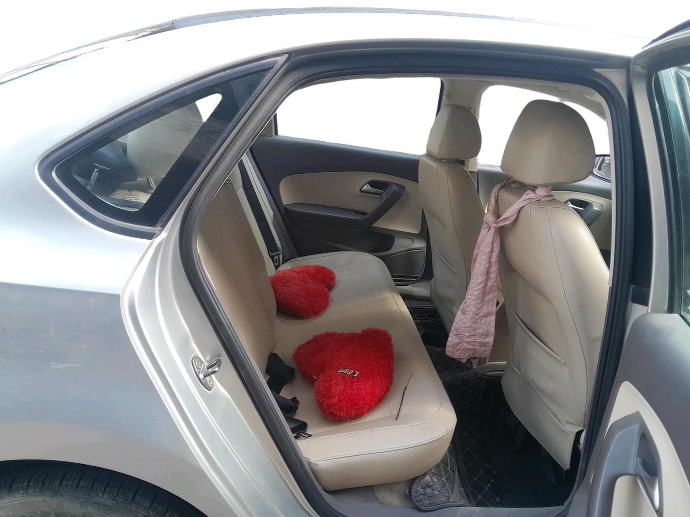2014 Volkswagen Vento HIGHLINE DIESEL 1.6, Diesel, Manual, 1,26,069 km, interior