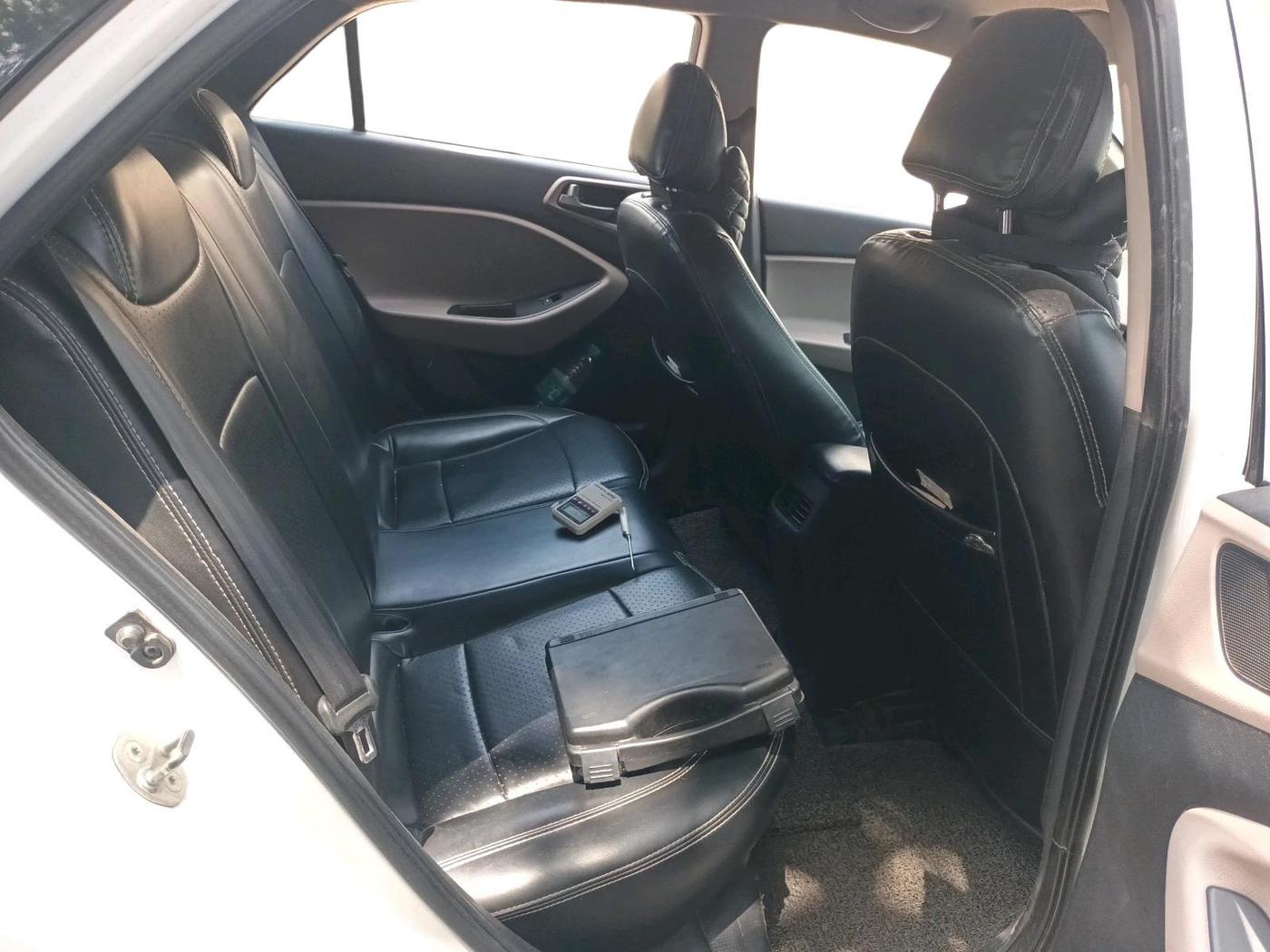 2016 Hyundai Elite i20 SPORTZ 1.4 CRDI, Diesel, Manual, 65,926 km, interior