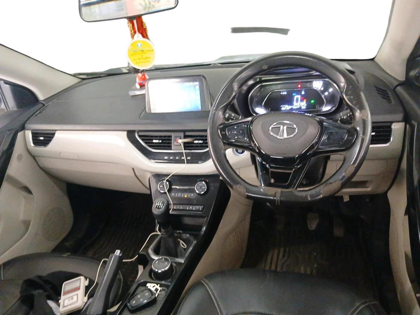 2022 Tata NEXON XZ PLUS PETROL, Petrol, Manual, 1,05,021 km, interior