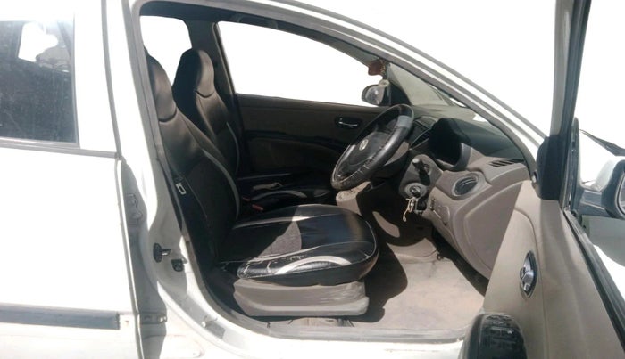 2011 Hyundai i10 MAGNA 1.2, CNG, Manual, 80,211 km, interior