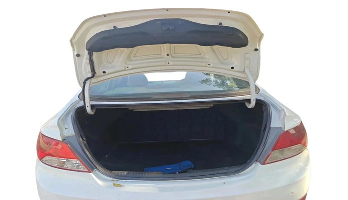 2013 Hyundai Verna FLUIDIC 1.6 CRDI EX, Diesel, Manual, 83,292 km, exterior