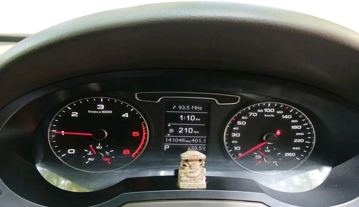 2014 Audi Q3 35 TDI Quattro, Diesel, Automatic, 1,41,046 km, interior