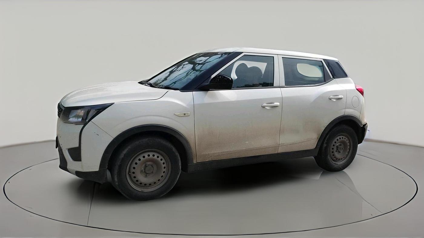 2021 Mahindra XUV300 W4 1.5 DIESEL, Diesel, Manual, 1,39,186 km, exterior