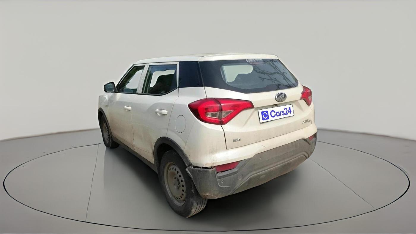 2021 Mahindra XUV300 W4 1.5 DIESEL, Diesel, Manual, 1,39,186 km, exterior