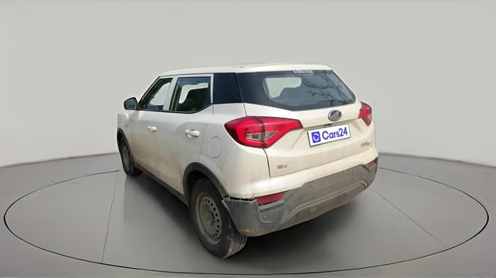 2021 Mahindra XUV300 W4 1.5 DIESEL, Diesel, Manual, 1,39,186 km, exterior