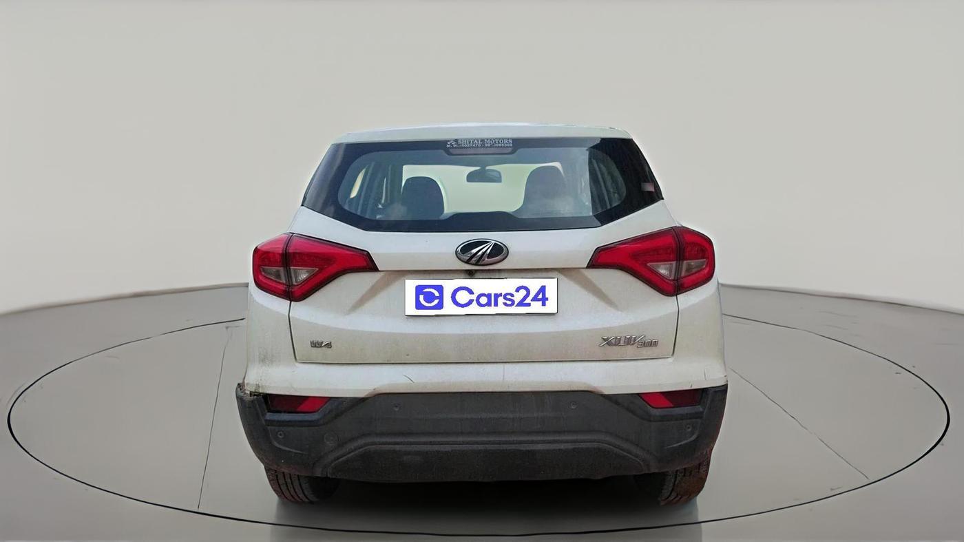 2021 Mahindra XUV300 W4 1.5 DIESEL, Diesel, Manual, 1,39,186 km, exterior