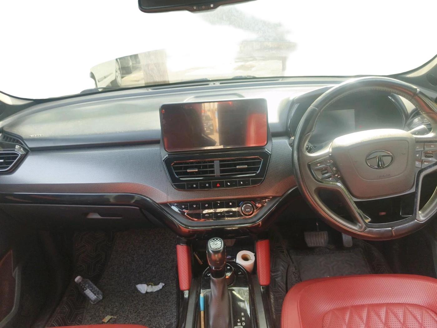 2023 Tata Safari XZA PLUS 2.0L RED DARK EDITION 6 STR, Diesel, Automatic, 75,223 km, interior
