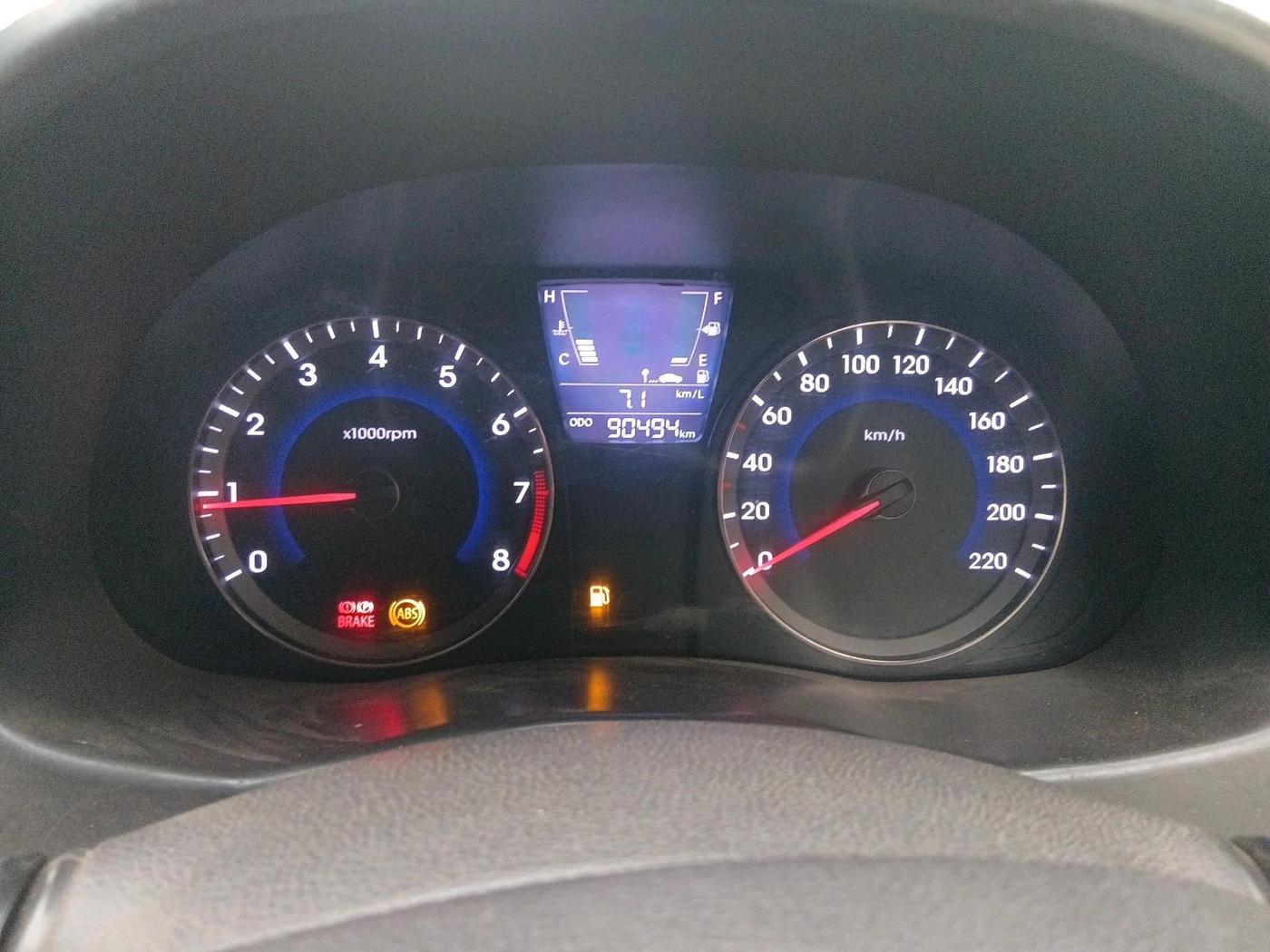 2011 Hyundai Verna FLUIDIC 1.4 VTVT, Petrol, Manual, 90,494 km, interior