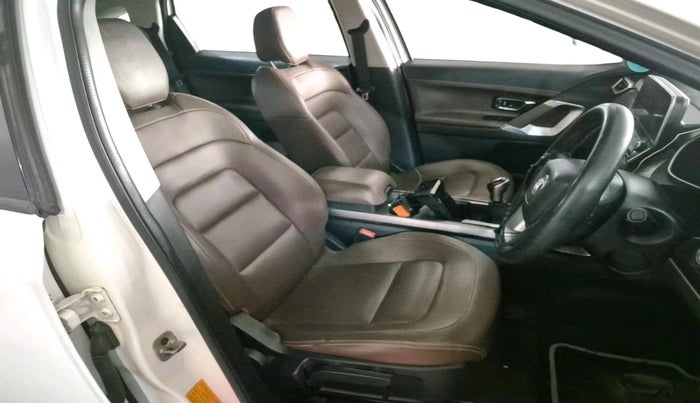 2019 Tata Harrier XZ 2.0L, Diesel, Manual, 92,607 km, interior