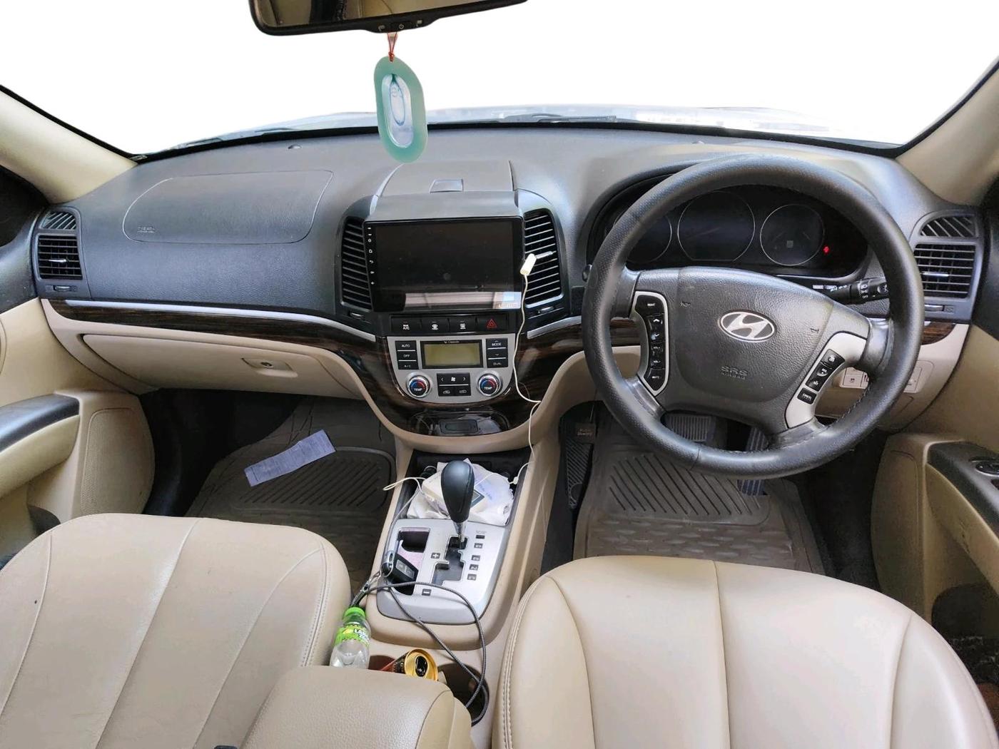 2013 Hyundai Santa Fe 4 WD AT, Diesel, Automatic, 81,069 km, interior