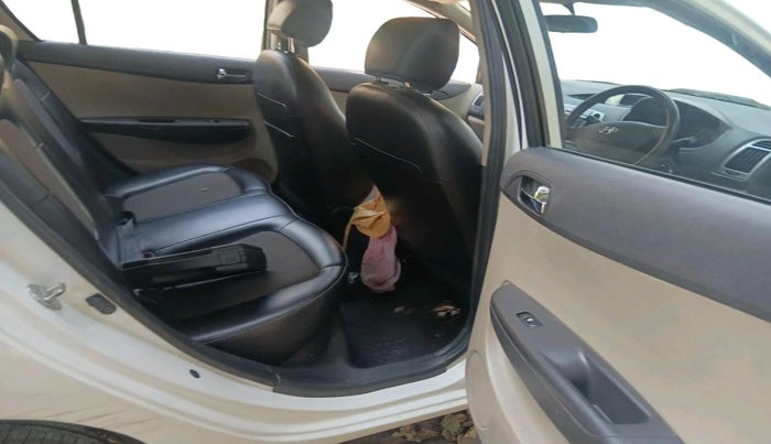 2014 Hyundai i20 MAGNA (O) 1.2, Petrol, Manual, 59,191 km, interior