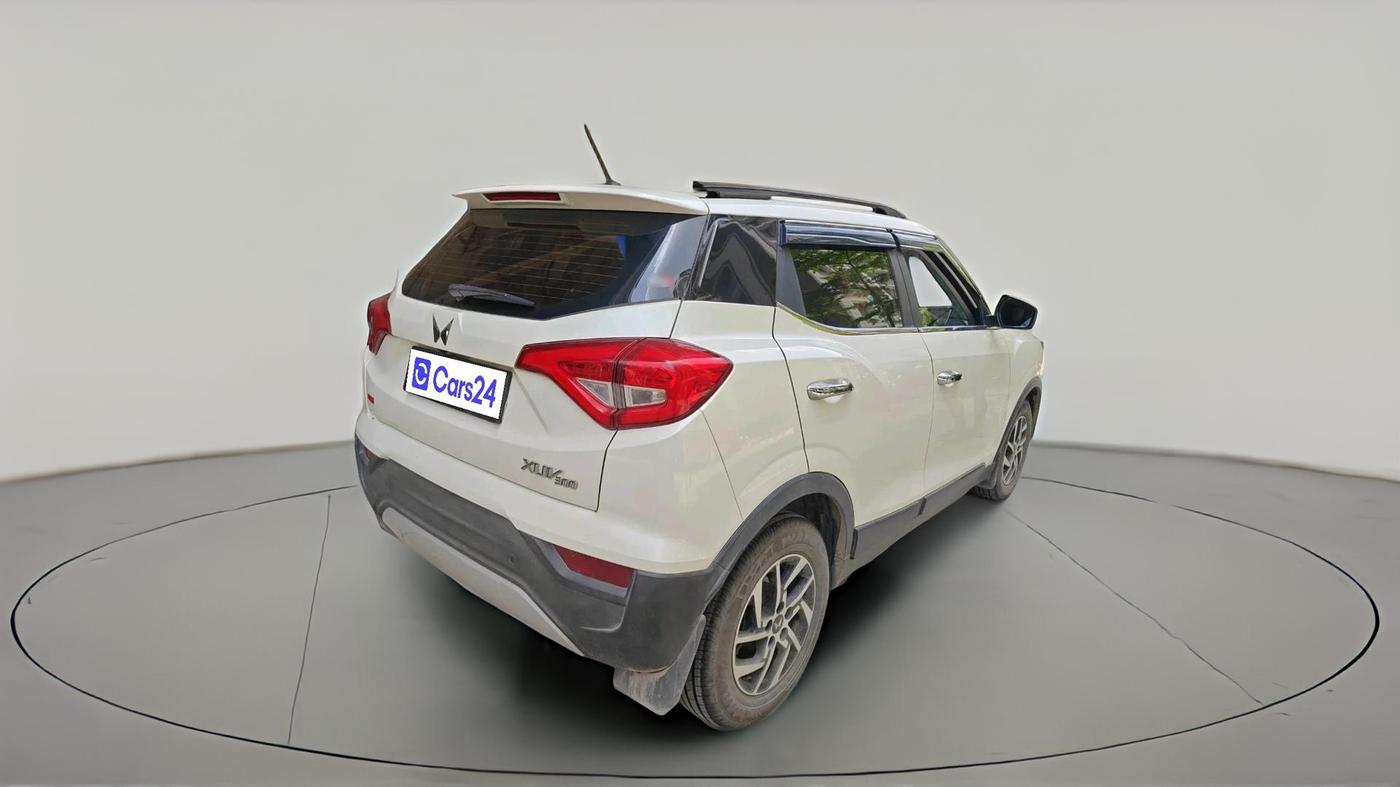 2022 Mahindra XUV300 W8 (O) 1.2 PETROL, Petrol, Manual, 32,430 km, exterior