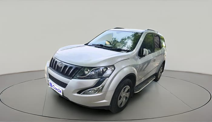 2017 Mahindra XUV500 W6, Diesel, Manual, 35,980 km, exterior