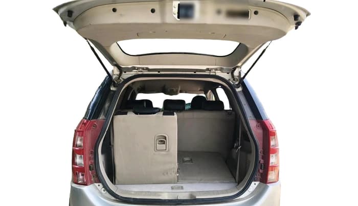 2017 Mahindra XUV500 W6, Diesel, Manual, 35,980 km, exterior