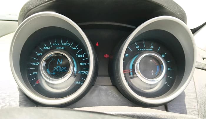 2017 Mahindra XUV500 W6, Diesel, Manual, 35,980 km, interior