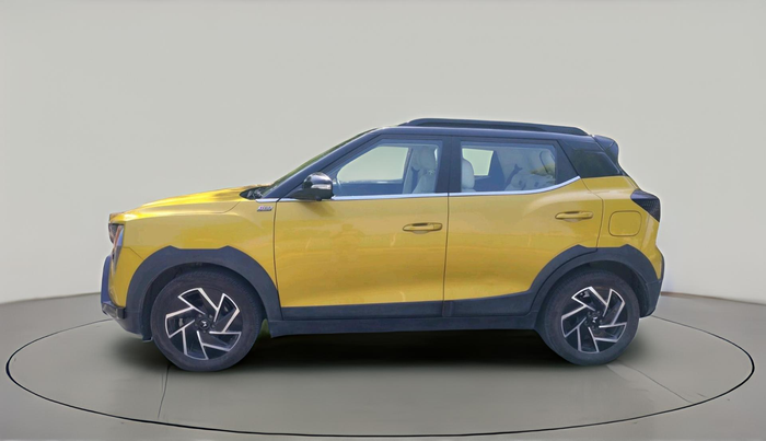 2024 Mahindra XUV 3XO AX7L 1.2 Petrol AT, Petrol, Automatic, 11,284 km, exterior