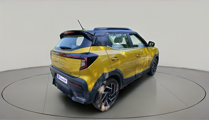 2024 Mahindra XUV 3XO AX7L 1.2 Petrol AT, Petrol, Automatic, 11,284 km, exterior