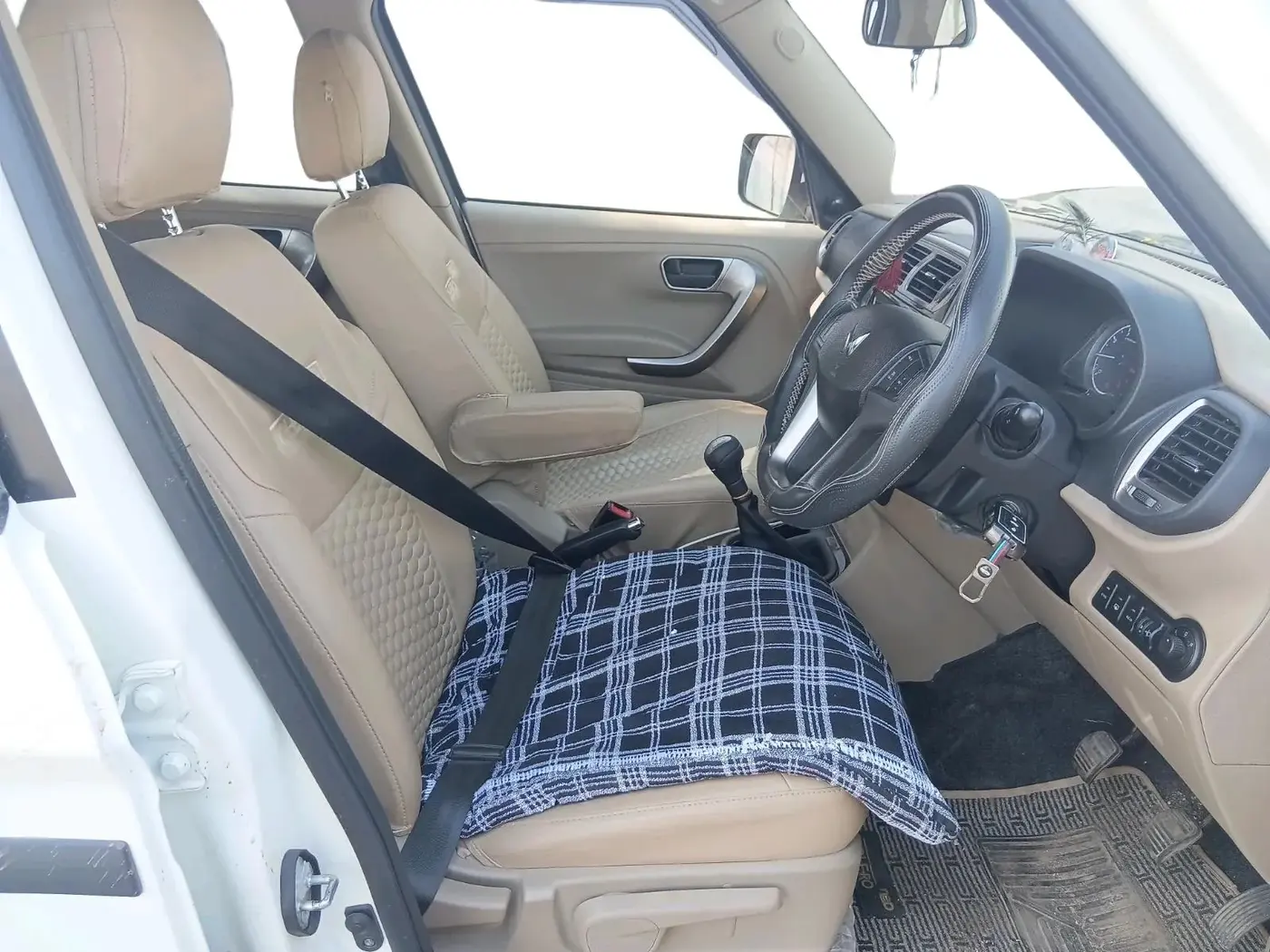 2025 Mahindra BOLERO NEO N10 R, Diesel, Manual, 14,498 km, interior