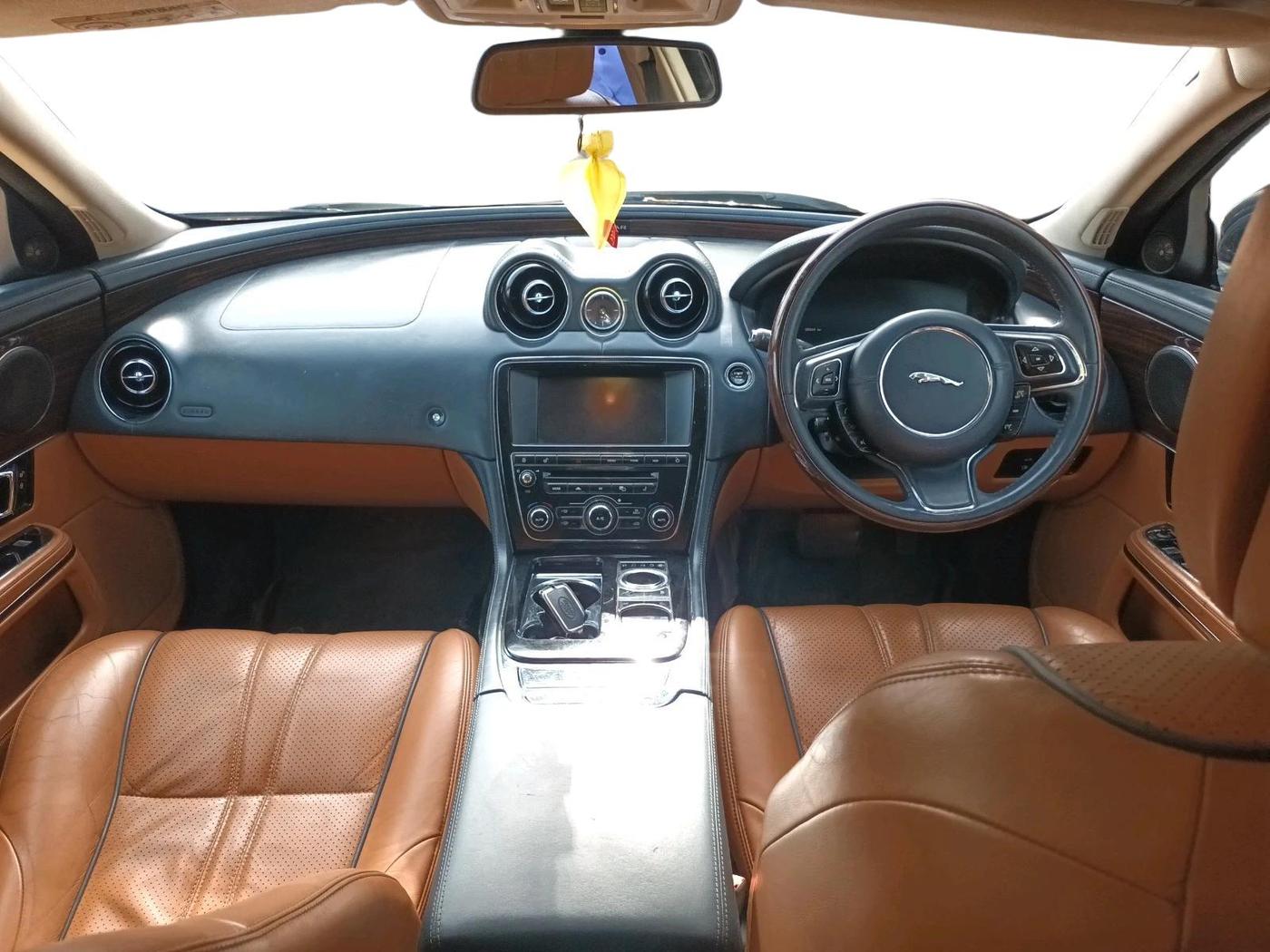 2014 Jaguar XJ L  3.0 Diesel , Diesel, Automatic, 58,544 km, interior