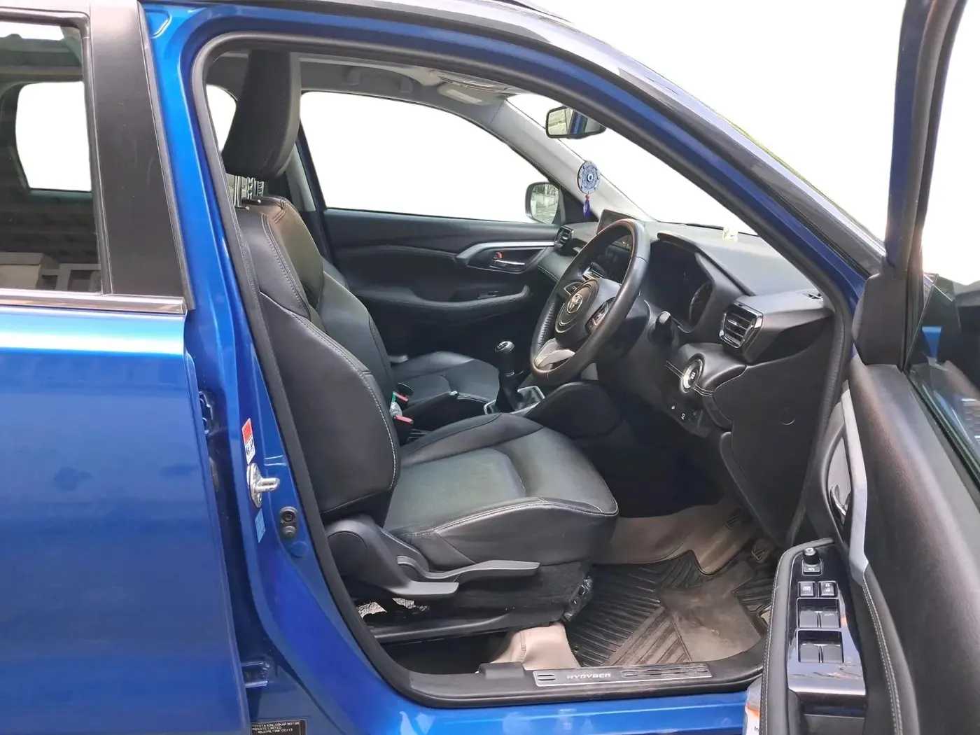 2022 Toyota URBAN CRUISER HYRYDER V AWD NEO DRIVE, Petrol, Manual, 37,351 km, interior