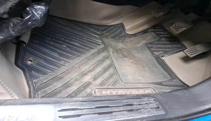 2022 Toyota URBAN CRUISER HYRYDER V AWD NEO DRIVE, Petrol, Manual, 37,351 km, interior