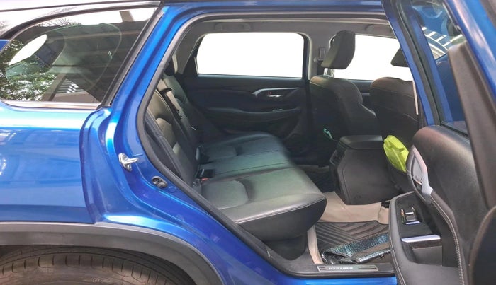 2022 Toyota URBAN CRUISER HYRYDER V AWD NEO DRIVE, Petrol, Manual, 37,351 km, interior