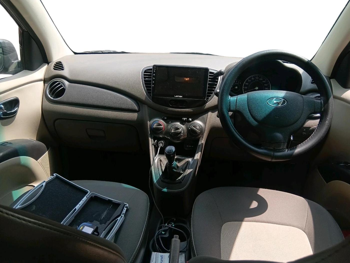 2013 Hyundai i10 SPORTZ 1.2, Petrol, Manual, 49,617 km, interior