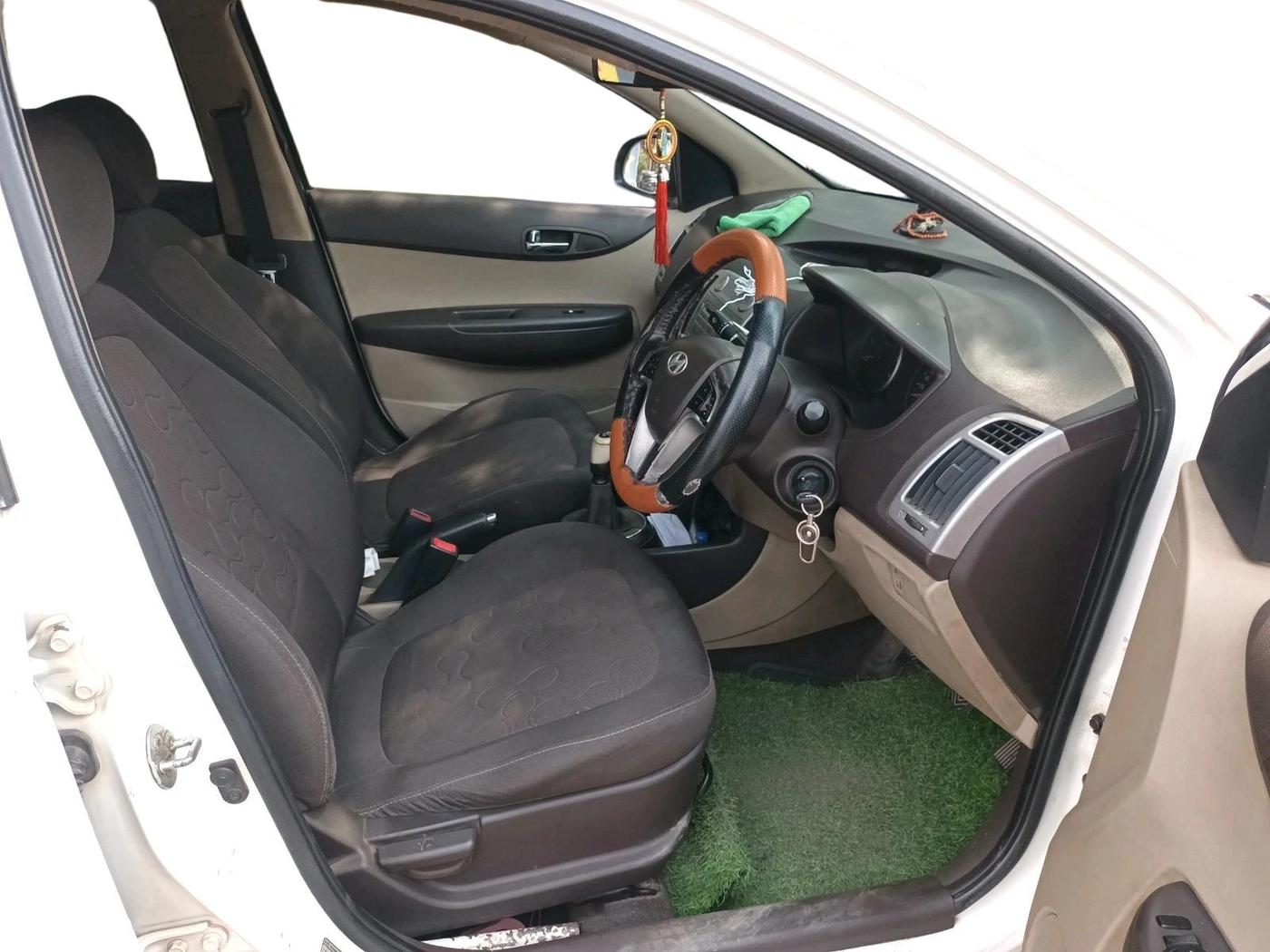 2011 Hyundai i20 SPORTZ 1.4 CRDI, Diesel, Manual, 96,156 km, interior