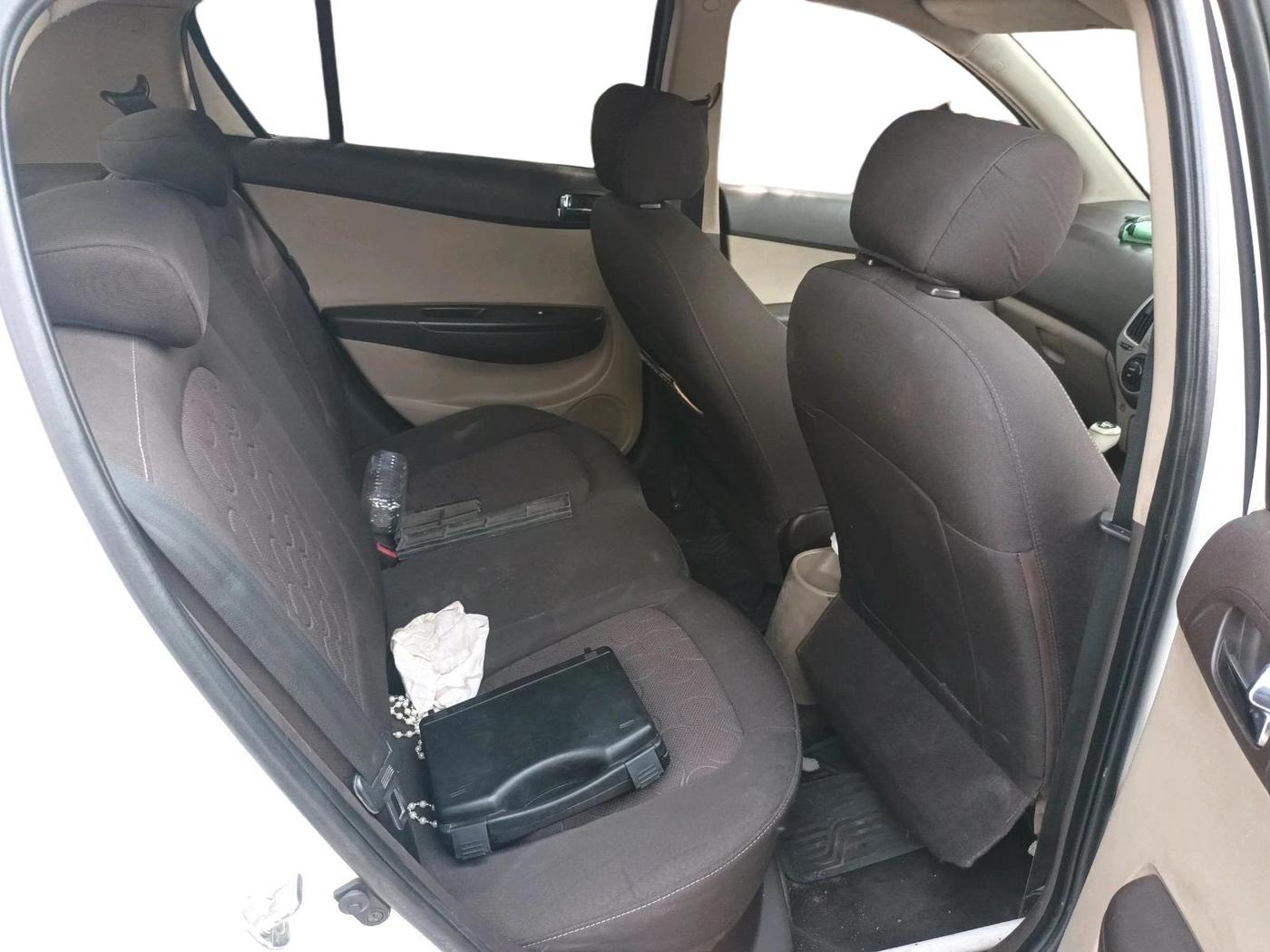 2011 Hyundai i20 SPORTZ 1.4 CRDI, Diesel, Manual, 96,156 km, interior