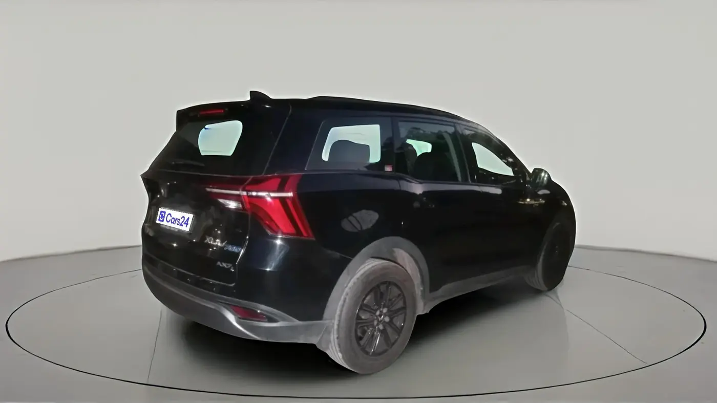 2025 Mahindra XUV700 AX 7 LUXURY D AT 7 STR, Diesel, Automatic, 9,656 km, exterior