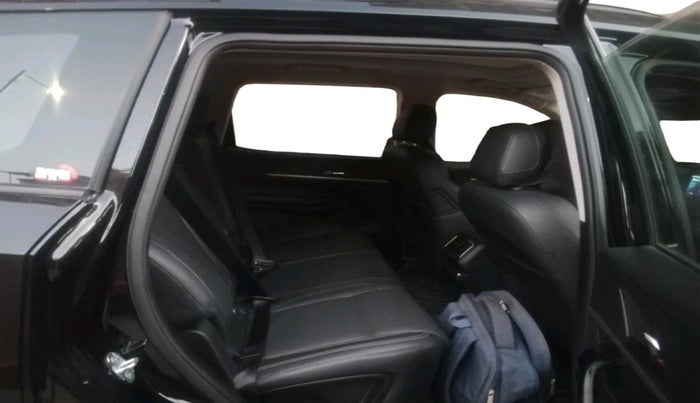 2025 Mahindra XUV700 AX 7 LUXURY D AT 7 STR, Diesel, Automatic, 9,656 km, interior