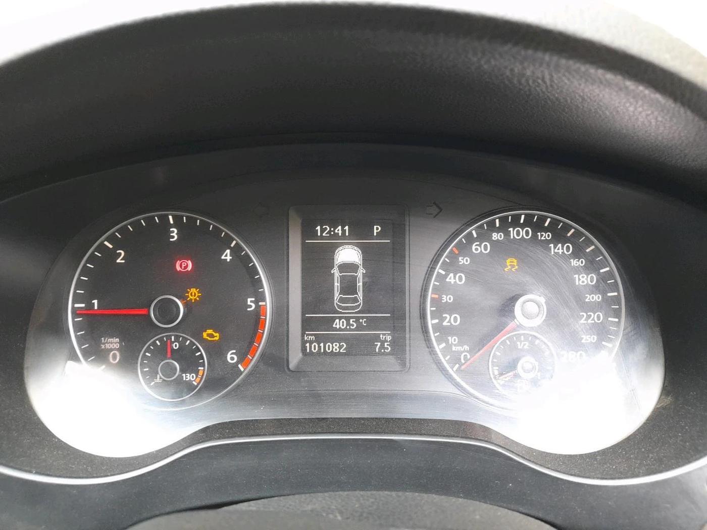 2012 Volkswagen Jetta HIGHLINE TDI AT, Diesel, Automatic, 1,01,082 km, interior