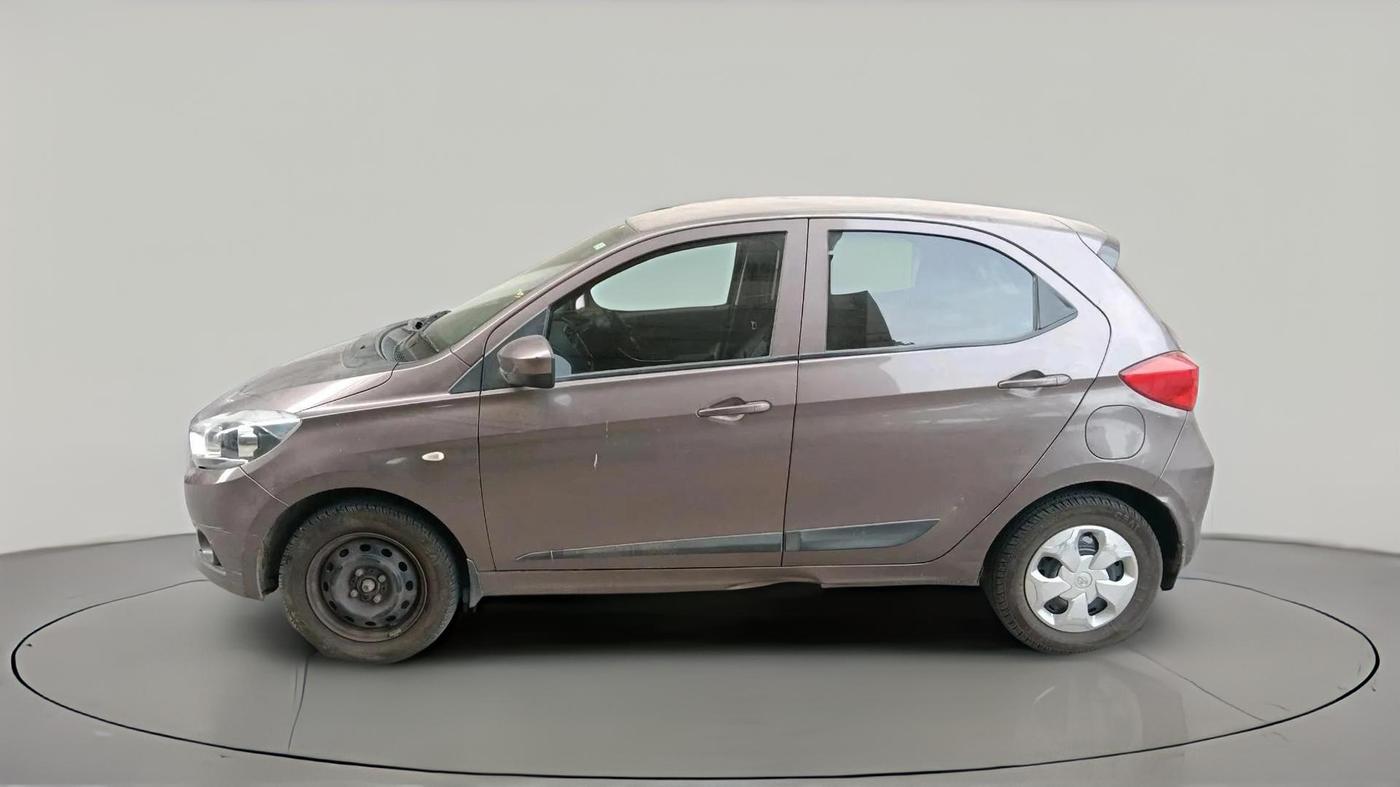 2017 Tata Tiago XT PETROL, Petrol, Manual, 70,983 km, exterior