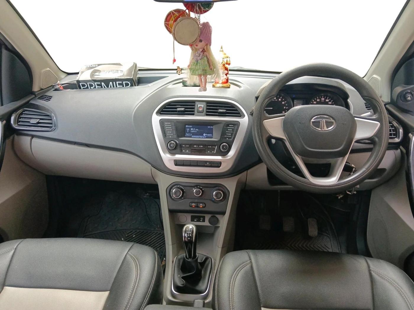 2017 Tata Tiago XT PETROL, Petrol, Manual, 70,983 km, interior
