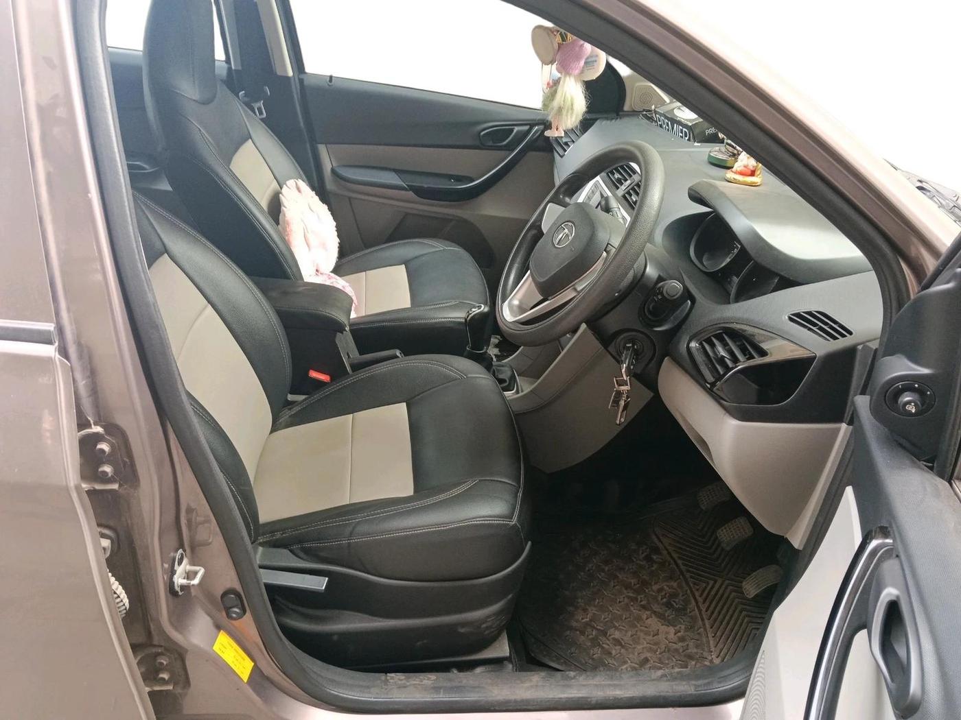 2017 Tata Tiago XT PETROL, Petrol, Manual, 70,983 km, interior