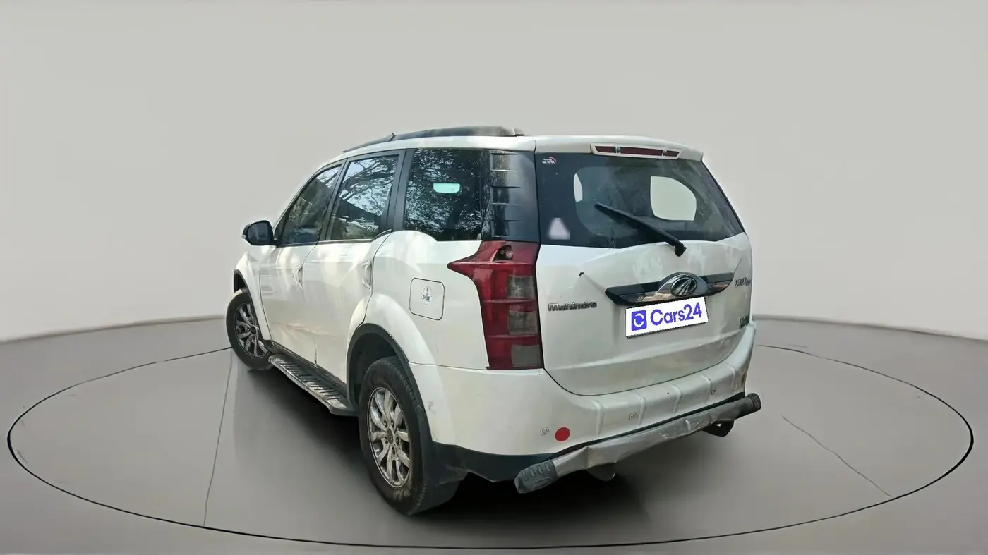 2016 Mahindra XUV500 W10 AT, Diesel, Automatic, 1,73,528 km, exterior