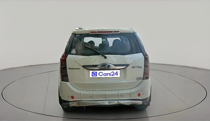 2016 Mahindra XUV500 W10 AT, Diesel, Automatic, 1,73,528 km, exterior